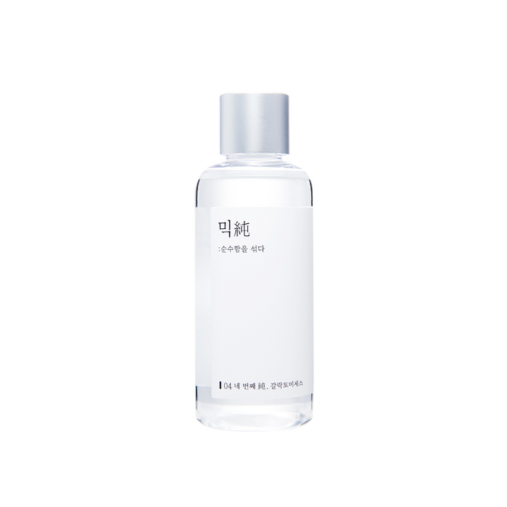 Image of mixsoon Galactomyces Ferment Essence 100ml bottle, a lightweight, alcohol-free essence formulated with 100% Galactomyces Ferment Filtrate to brighten skin tone, reduce pigmentation, and enhance elasticity for a radiant complexion. 