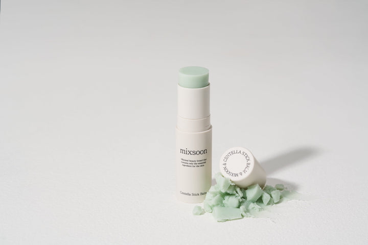 Mixsoon Centella Asiatica Stick Balm 11.5ml – portable skincare balm with 10,000 ppm Centella Asiatica Extract and 8 plant-based extracts for hydration and soothing relief. Enriched with Tocopheryl Acetate and Alpha-bisabolol for wrinkle improvement and skin brightening. Non-sticky, refreshing texture suitable for all skin types. 