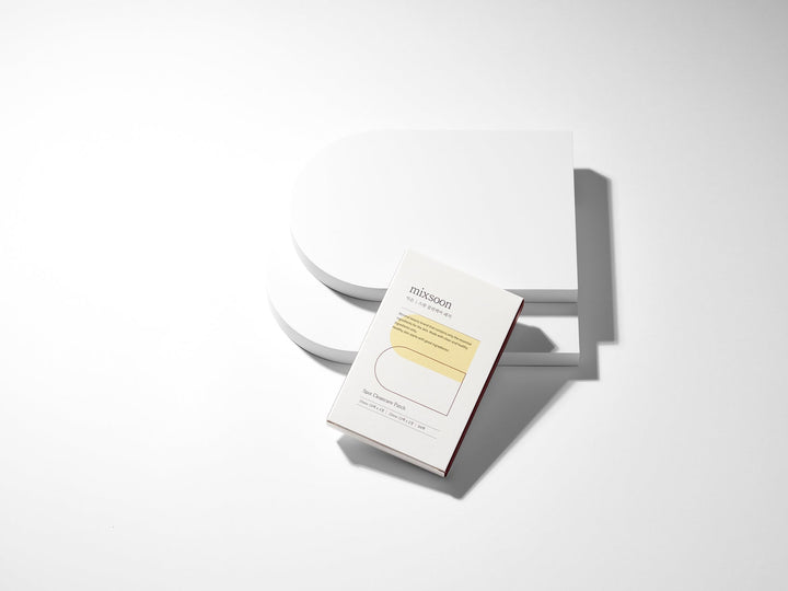 mixsoon Spot Clean Care Patch 84ea – Invisible acne care patches in two sizes (10mm and 12mm) that conceal blemishes, promote faster healing, and protect against water and bacteria. 