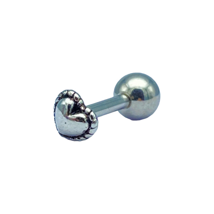 etreM Vintage Heart Piercing earring featuring a classic heart-shaped design with intricate detailing, crafted from high-quality materials for a timeless and elegant look. 