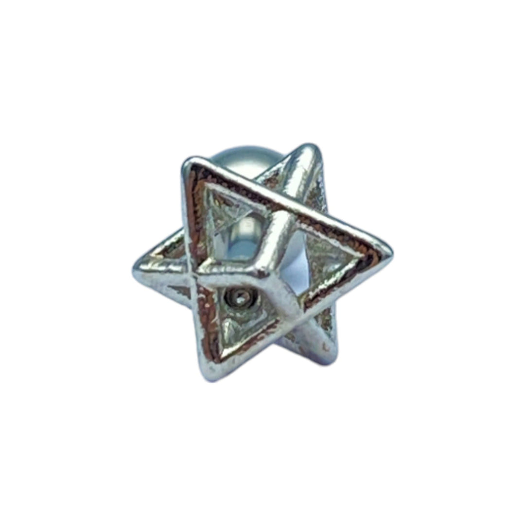etreM Tiny Triangular Sculpture Piercing [Ear] - UJUGLOW